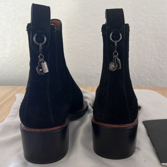 Coach ankle boot. Black suede size 5B. Floral cutouts stitching - Picture 5 of 9
